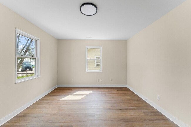 Building Photo - Charming 2-bedroom, 1 bath