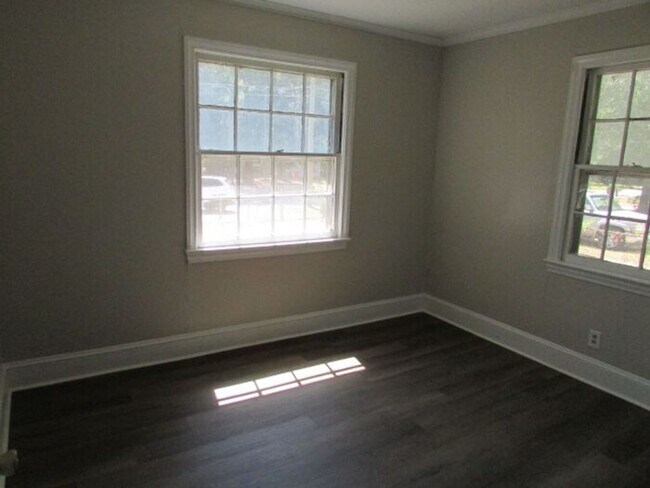 Building Photo - Comfortable Living in a Convenient Sumter Location