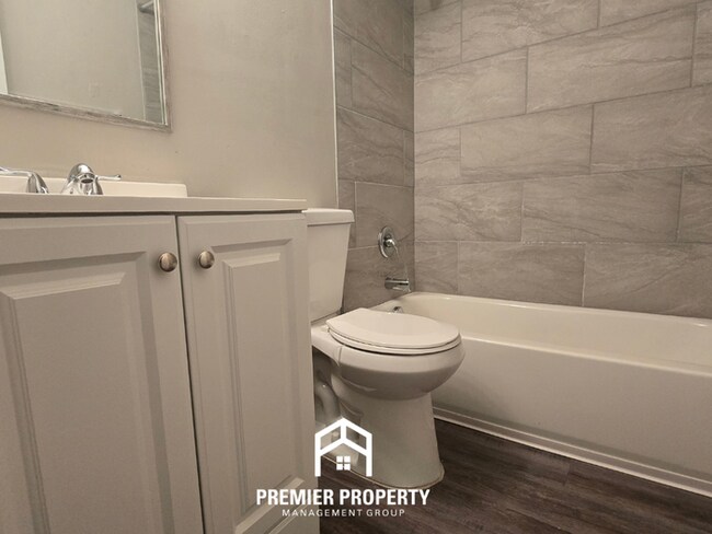 Building Photo - 2185 Flight Dr