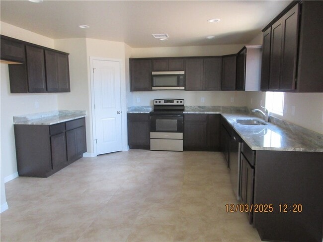 Building Photo - 3327 N Central St