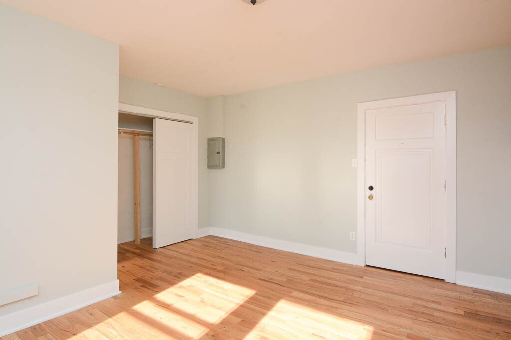 Building Photo - 4349 N Damen