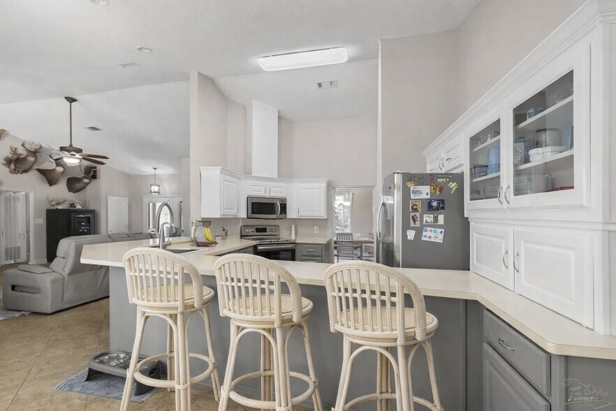 Building Photo - 5658 Derby Dr