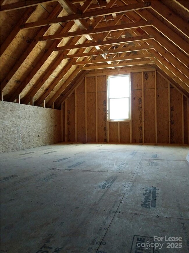 Building Photo - 835 Wisteria Wy