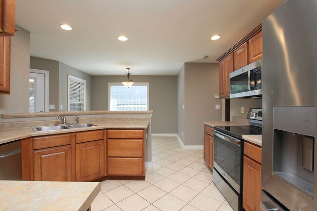 Building Photo - Charming 3 Bedroom/2 Bath in Mill Creek Manor with Spacious Garage