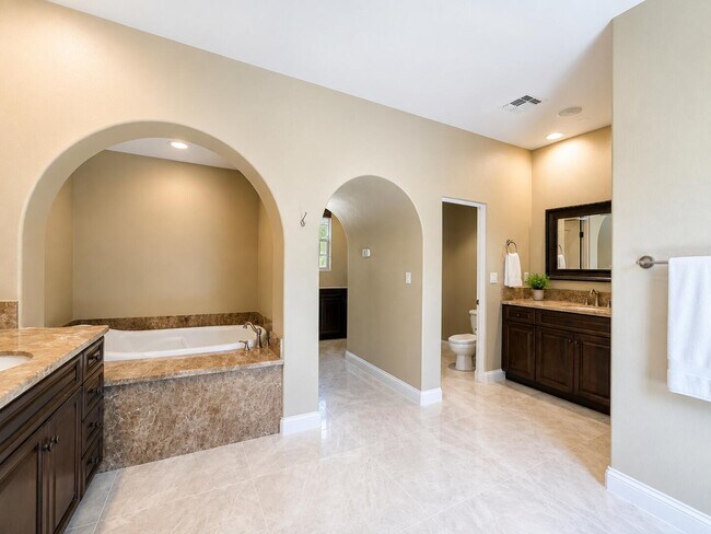 Building Photo - 3035 Arroyo Seco