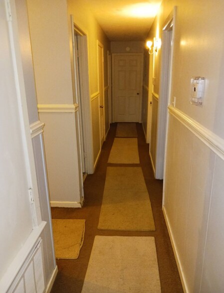 Building Photo - 4105 Azalea Dr