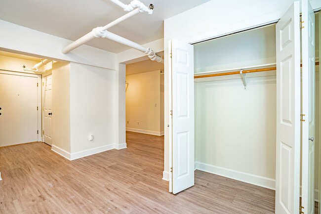 Interior Photo - Roundcliffe Apartments