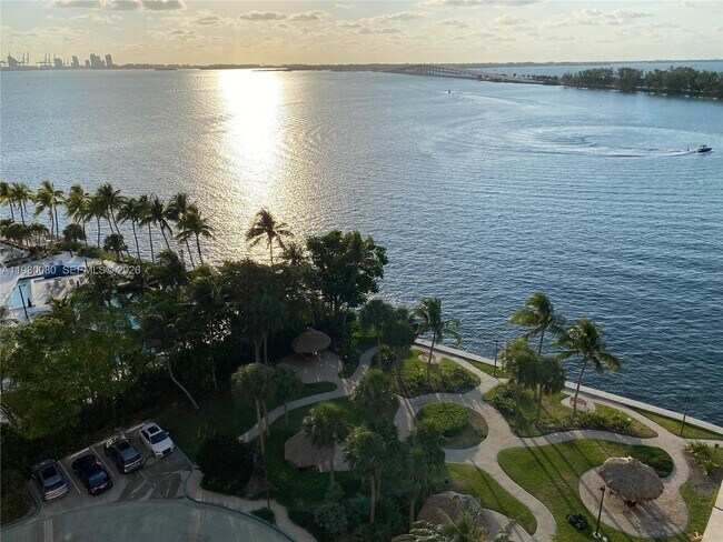 Building Photo - 2451 Brickell Ave