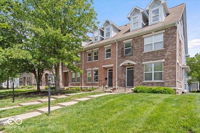 Building Photo - 2405 N Park Ave