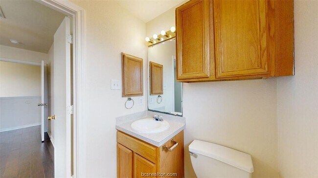 Building Photo - 915 Bougainvillea St