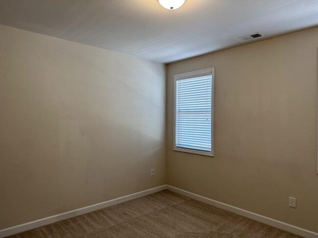Building Photo - 7940 Pierpoint Ln