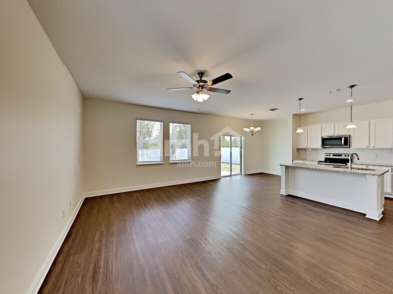 Building Photo - 1337 Celery Ave
