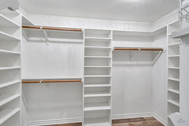 Building Photo - 3 Bed 2 Bath Home Ready To Rent ASAP!