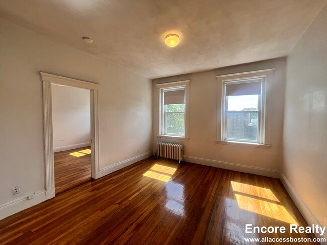 Building Photo - 8 Egremont Rd