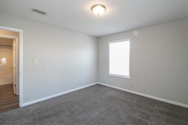 Building Photo - 145 Darlene Dr