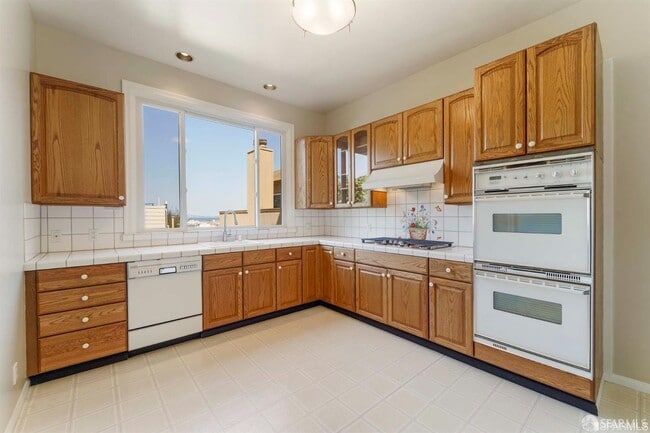 Building Photo - 928 Greenwich St