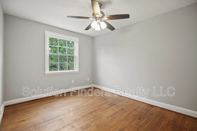 Building Photo - 1812 Edgewood Rd