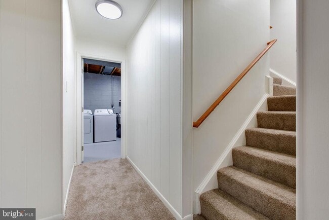 Building Photo - 5461 Enberend Terrace