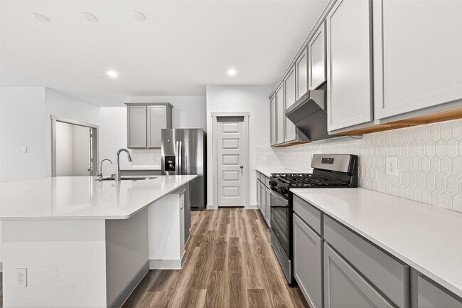 Building Photo - 1107 Lakes Edge Ln