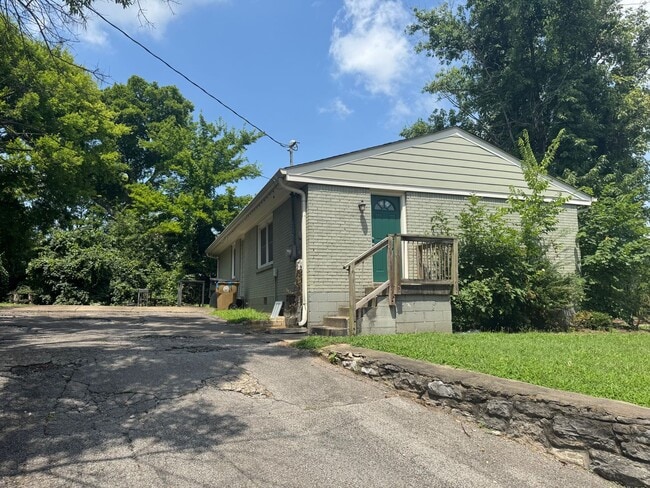 Building Photo - Great 3BR Home in the Heart of Nashville