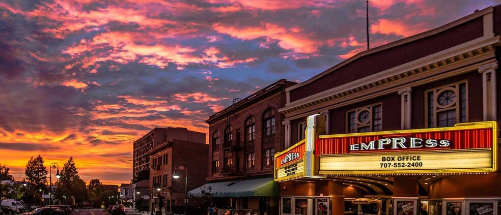 Downtown Sunset - 422 Capitol St