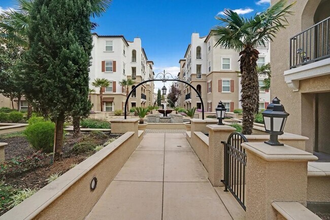 Building Photo - Wonderful Dublin Condo