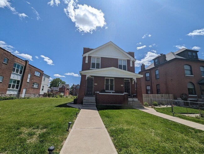 Building Photo - 5938 Cates Ave
