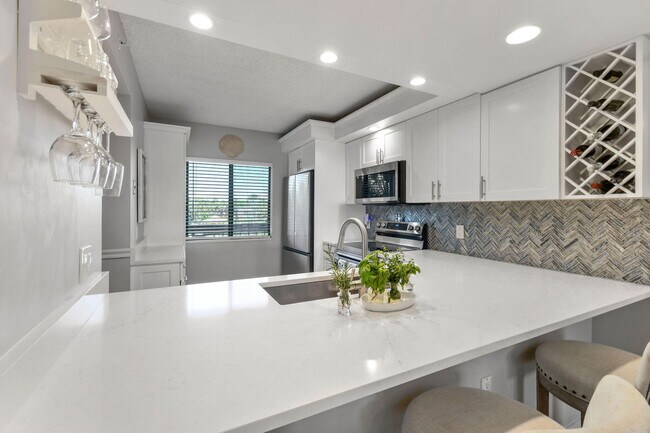 Building Photo - 601 Seafarer Cir