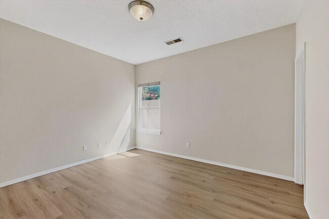 Building Photo - 3812 Pinon Jay Ct NW