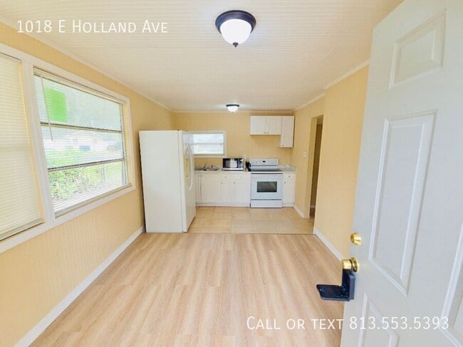Building Photo - 1018 E Holland Ave