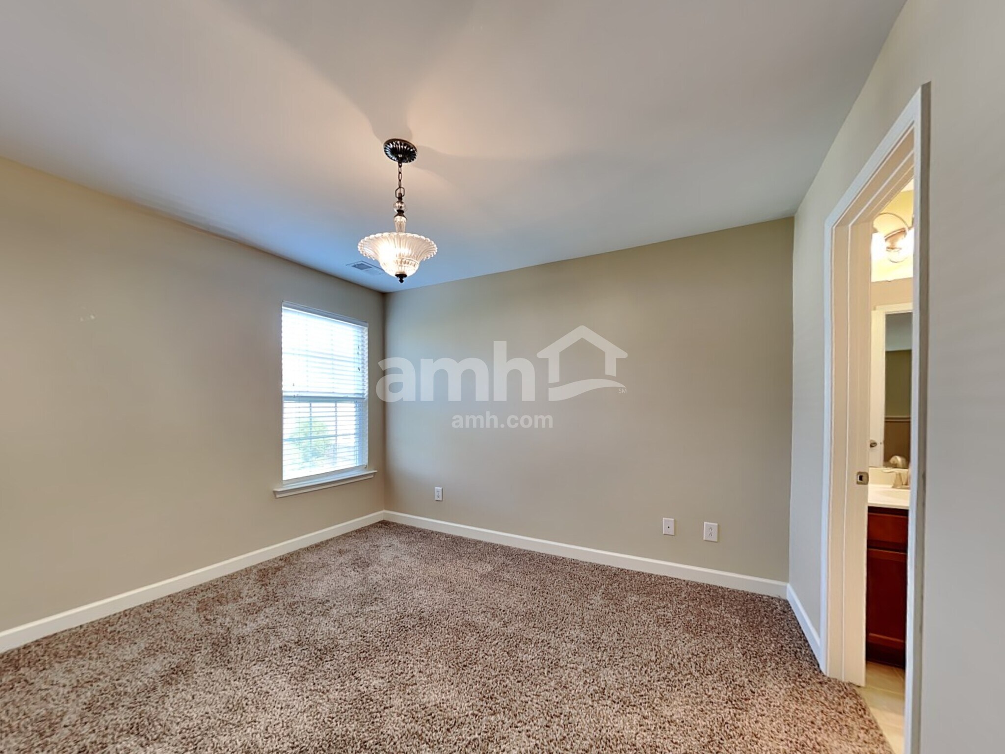 Building Photo - 117 Longford Dr