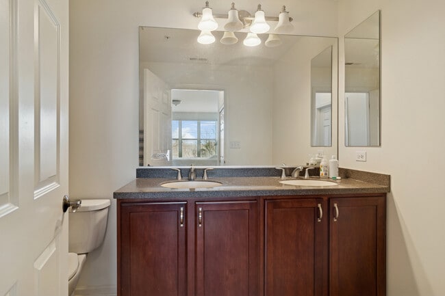 Building Photo - 77 N Quentin Rd