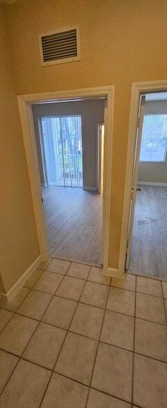 Building Photo - 2102 Shoma Dr