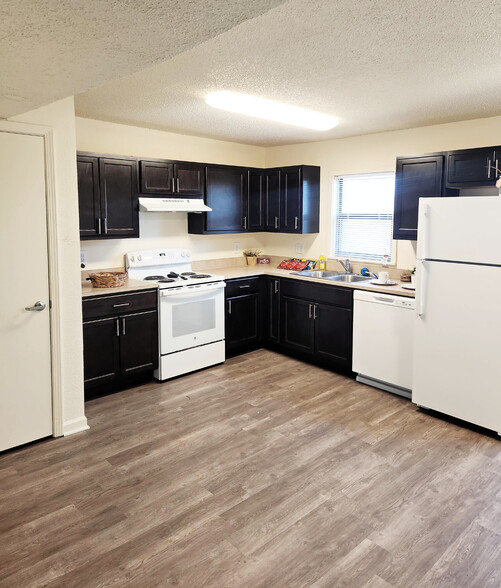 Primary Photo - Ridgeview Heights - Newly Renovated Apts!