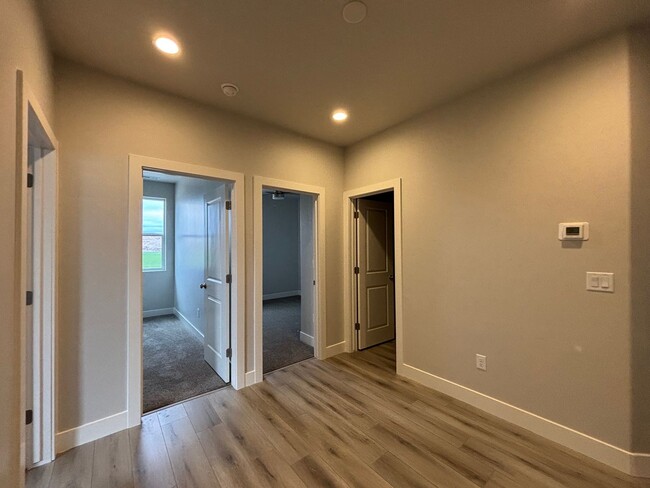 Building Photo - BRAND NEW 4 BEDROOM TOWNHOME!