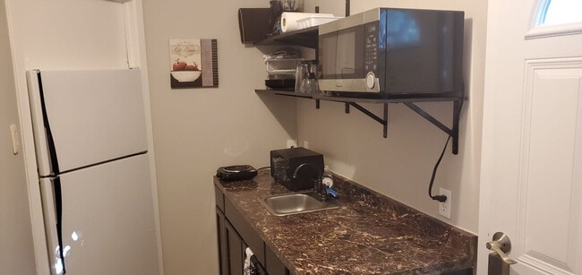 Building Photo - 8304 Bridgetown Dr