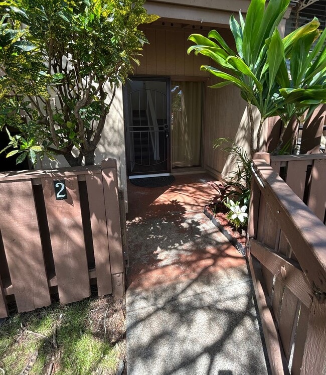 Building Photo - Available on 05/05/26, 1170 sq ft, 3 Bedrooms, 1.5 Baths, 2 Assigned Parking at Palehua Hale in M...