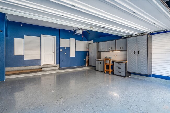 Building Photo - 5707 Headquarters Dr