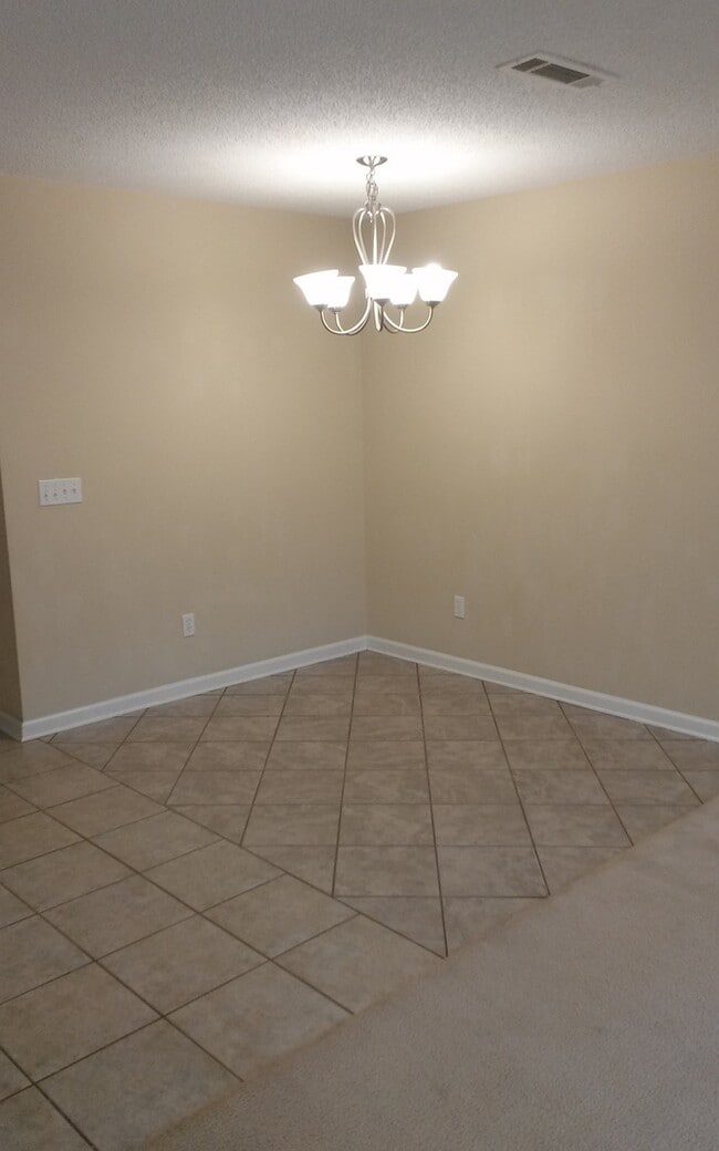 Building Photo - Creekside Subdivision   6 Month Lease Only!