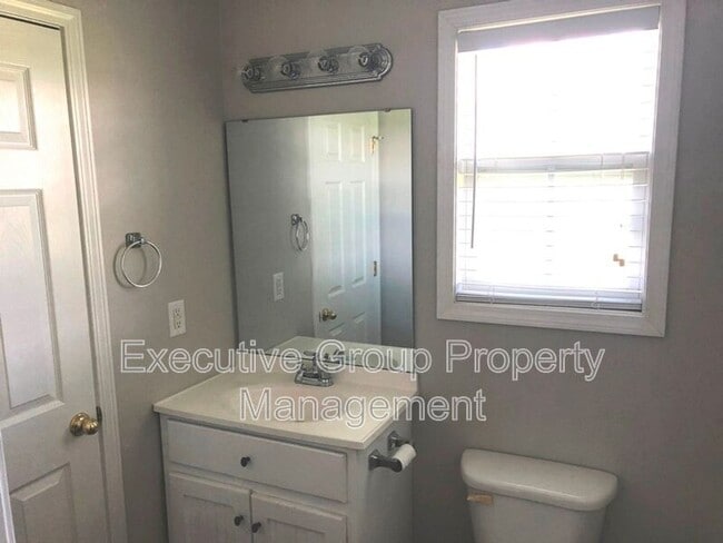 Building Photo - 275 Oxmoor Dr