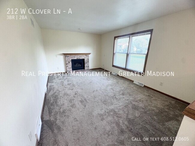 Building Photo - 212 W Clover Ln