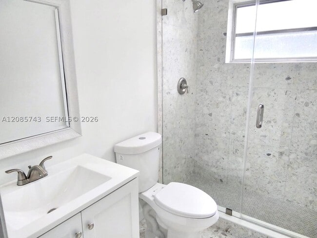 Building Photo - 3304 SW 23rd St