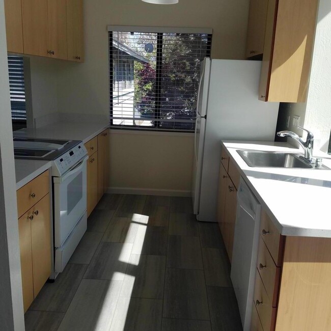 Building Photo - 1243 Moonsail Ln