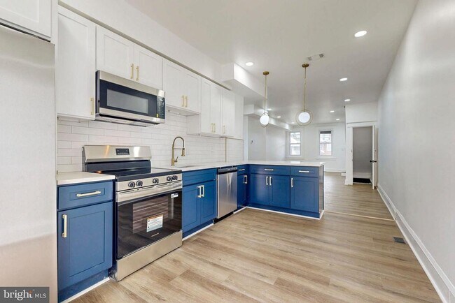 Building Photo - 2320 W Lexington St