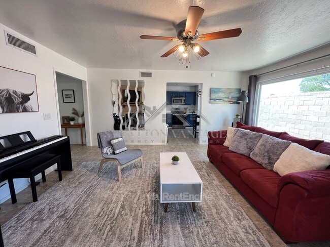 Building Photo - 3402 W Frankfurt Dr