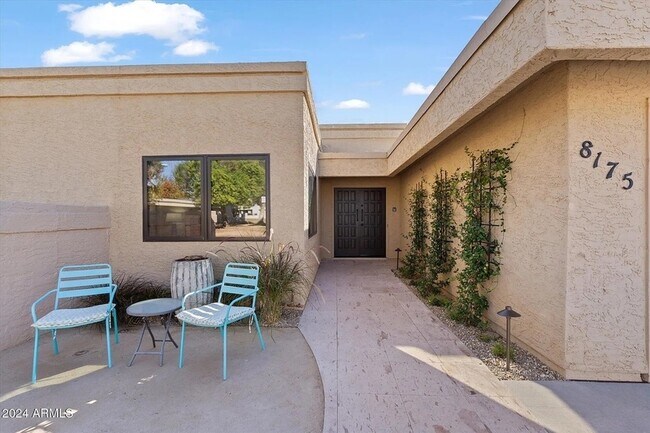 Building Photo - 8175 E Del Cuarzo Dr