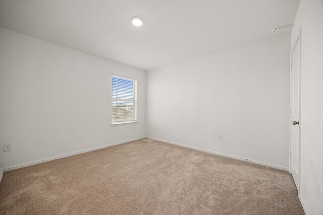 Building Photo - 16907 Elm Grove Rd
