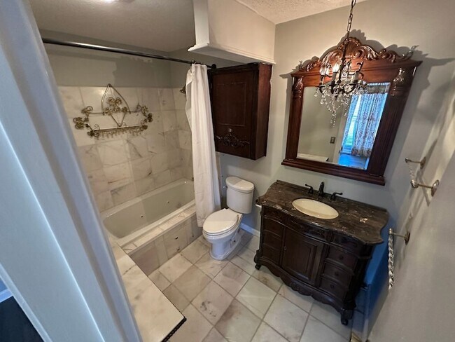 Building Photo - 2720 Leeville Pike