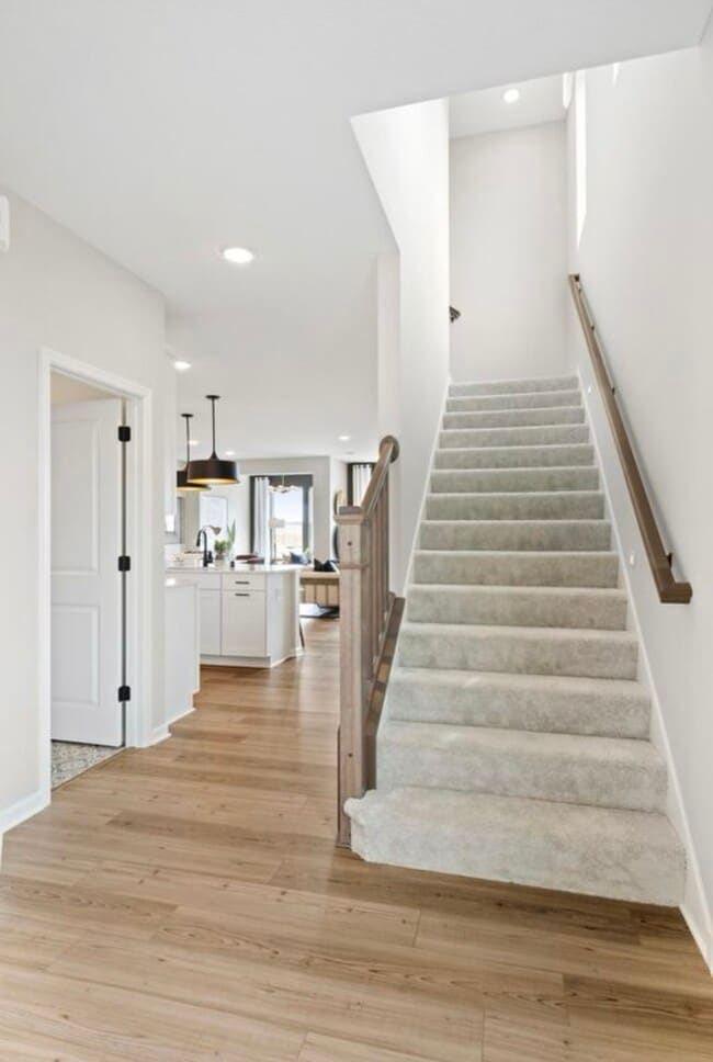 Building Photo - 6281 Larkspur Ln