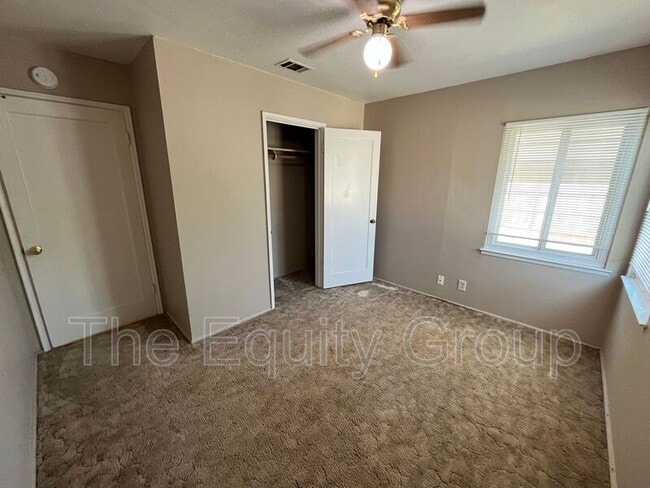 Building Photo - 515 N M St